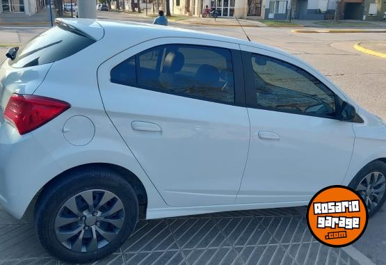Autos - Chevrolet Onix Joy Black 2021 Nafta 75500Km - En Venta