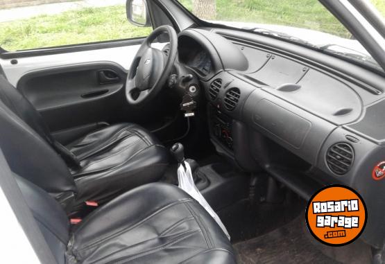 Utilitarios - Renault Kangoo 2017 GNC 270000Km - En Venta