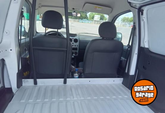 Utilitarios - Peugeot partner 1.6 hdi furgon 2025 Diesel 2400Km - En Venta