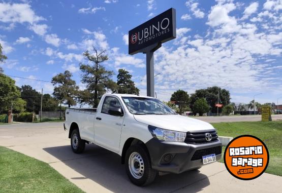 Camionetas - Toyota Hilux CS DX 2.4TDI MT 4x4 2023 Diesel 21800Km - En Venta