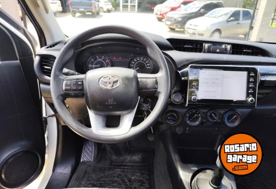 Camionetas - Toyota Hilux CS DX 2.4TDI MT 4x4 2023 Diesel 21800Km - En Venta