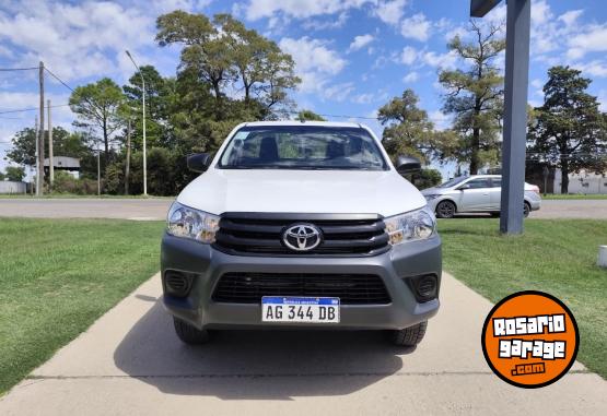 Camionetas - Toyota Hilux CS DX 2.4TDI MT 4x4 2023 Diesel 21800Km - En Venta