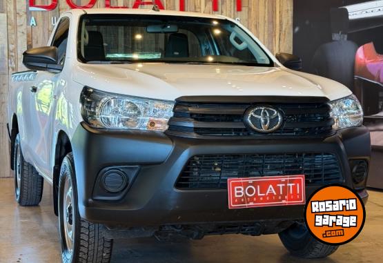 Camionetas - Toyota Toyota Hilux C/S 2.4 4X2 2024 Diesel 30000Km - En Venta