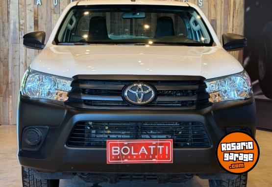 Camionetas - Toyota Toyota Hilux C/S 2.4 4X2 2024 Diesel 30000Km - En Venta