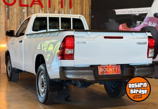 Camionetas - Toyota Toyota Hilux C/S 2.4 4X2 2024 Diesel 30000Km - En Venta