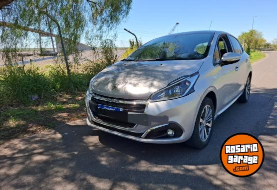 Autos - Peugeot 208 Allure 2017 Nafta 52000Km - En Venta