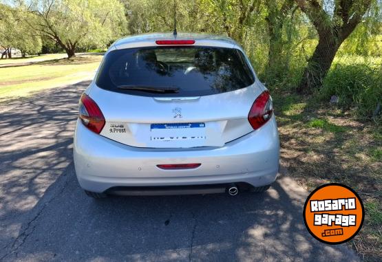 Autos - Peugeot 208 Allure 2017 Nafta 52000Km - En Venta