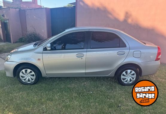 Autos - Toyota ETIOS XS 1.5 4P 2017 Nafta 110000Km - En Venta
