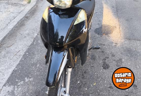 Motos - Mondial Max 2021 Nafta 15000Km - En Venta