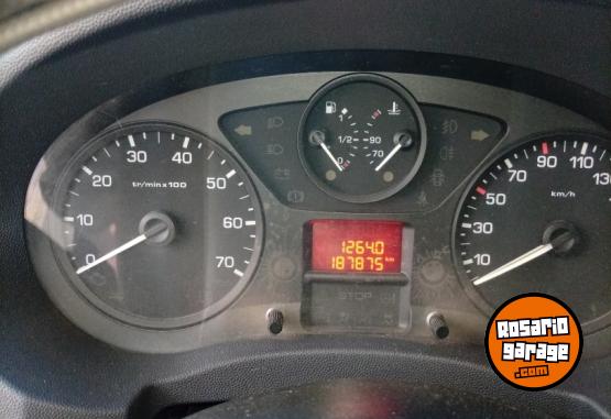 Utilitarios - Peugeot Expert HDI 1.6 2015 Diesel 188000Km - En Venta