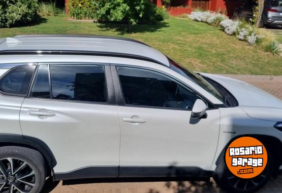 Autos - Toyota Corolla Cross Hibrida 2022 Electrico / Hibrido 62000Km - En Venta