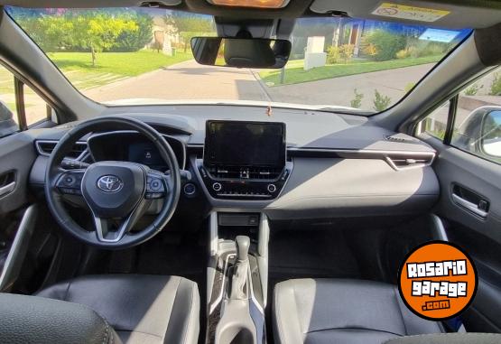 Autos - Toyota Corolla Cross Hibrida 2022 Electrico / Hibrido 62000Km - En Venta
