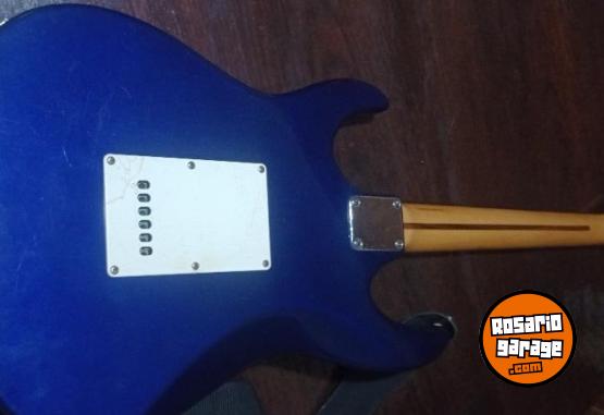 Instrumentos Musicales - 2 guitarras eléctricas - En Venta