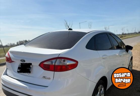 Autos - Ford Fiesta kinetic 2014 GNC 95000Km - En Venta