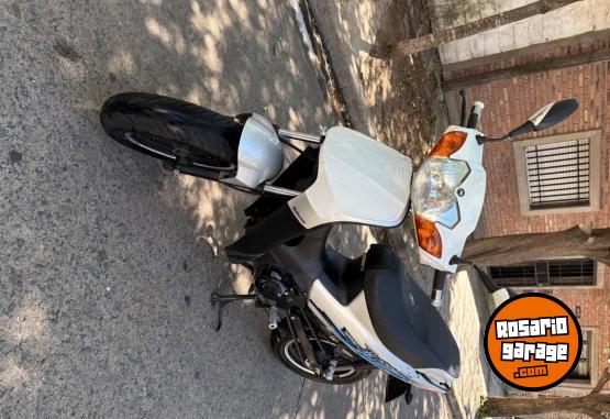 Motos - Motomel Tunning V8 110 2022 Nafta 16000Km - En Venta