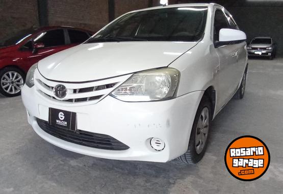 Autos - Toyota Toyota Etios xs 2014 GNC 111111Km - En Venta
