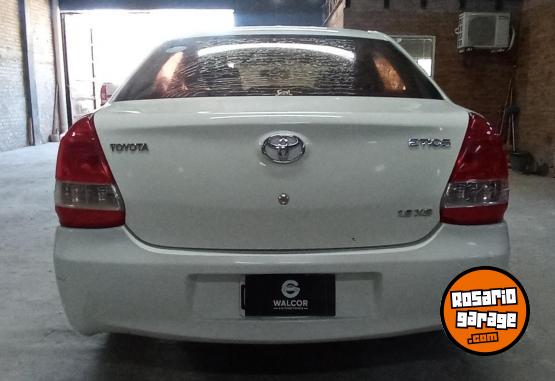 Autos - Toyota Toyota Etios xs 2014 GNC 111111Km - En Venta