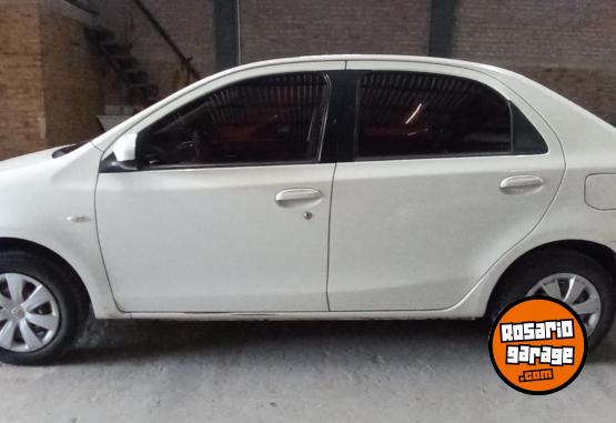 Autos - Toyota Toyota Etios xs 2014 GNC 111111Km - En Venta