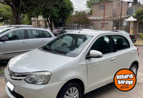 Autos - Toyota Etios XLS 2015 Nafta 155000Km - En Venta