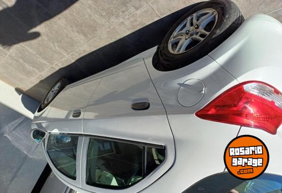 Autos - Chevrolet Onix 2017 GNC 127000Km - En Venta