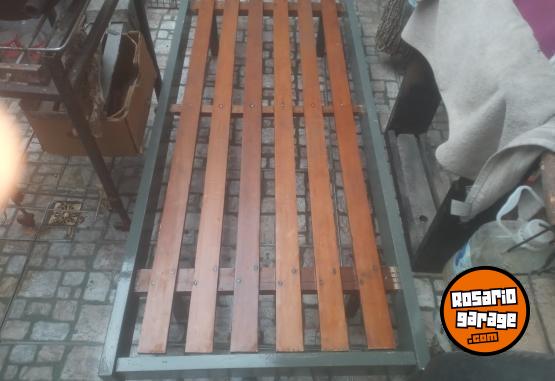 Hogar - Sillones x 4 + cama 1 plaza usada recien pintada - En Venta