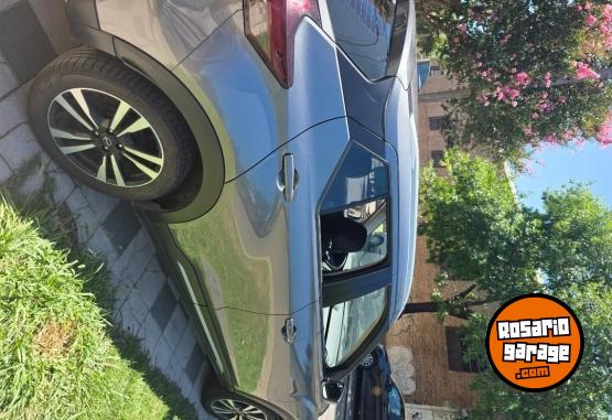 Autos - Nissan Kicks play 2025 Nafta 8800Km - En Venta