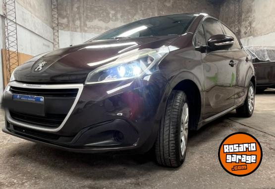 Autos - Peugeot 208 2017 Nafta 100000Km - En Venta