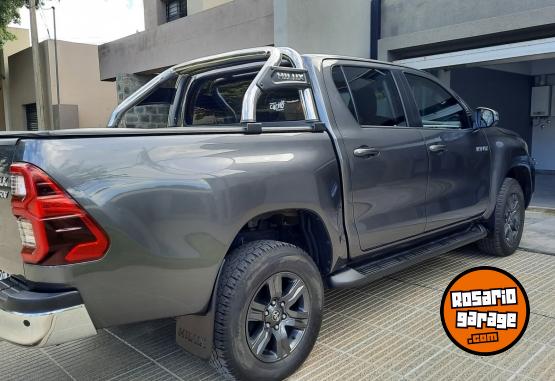 Camionetas - Toyota Hilux  SRV 2022 Diesel 49896Km - En Venta