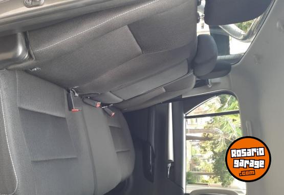 Camionetas - Toyota Hilux  SRV 2022 Diesel 49896Km - En Venta