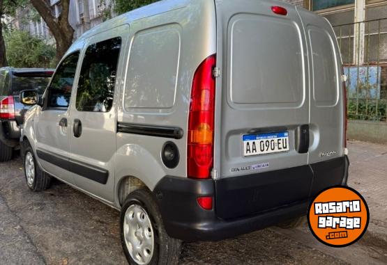 Utilitarios - Renault Kangoo 2016 GNC 105000Km - En Venta