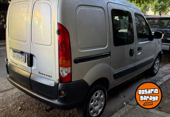 Utilitarios - Renault Kangoo 2016 GNC 105000Km - En Venta