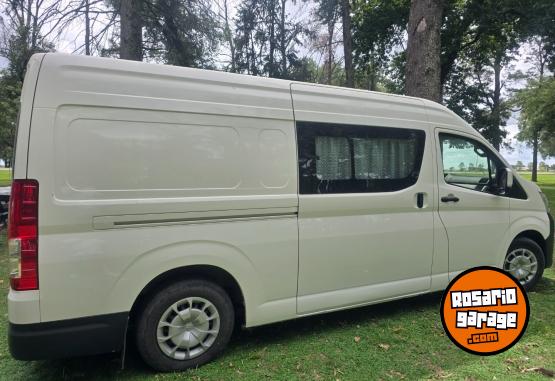 Utilitarios - Toyota Hiace 2021 Diesel 21782Km - En Venta