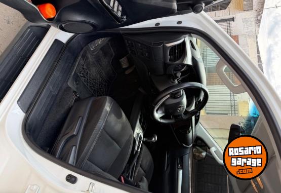 Camionetas - Toyota Hilux 2024 Diesel 46000Km - En Venta