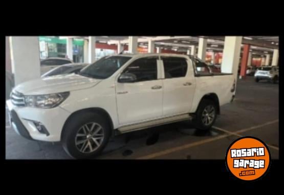 Camionetas - Toyota Hilux 4x2 D/C 2018 Diesel 128000Km - En Venta