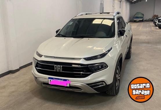 Camionetas - Fiat TORO VOLCANO 2.0 4X4 2023 Diesel 8000Km - En Venta