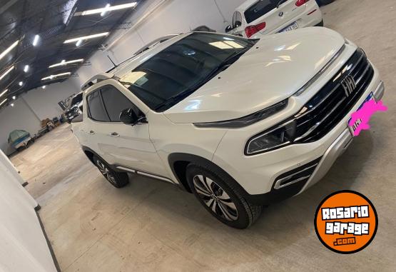 Camionetas - Fiat TORO VOLCANO 2.0 4X4 2023 Diesel 8000Km - En Venta