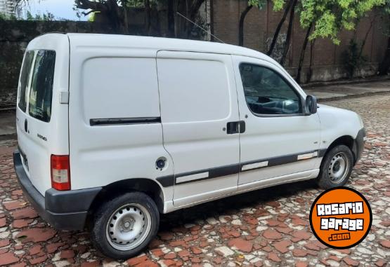 Utilitarios - Peugeot partner 1.6 HDI 2012 Diesel 195000Km - En Venta