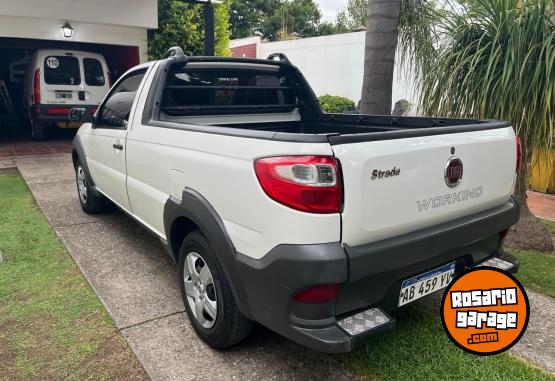Camionetas - Fiat Strada 2017 GNC 98000Km - En Venta