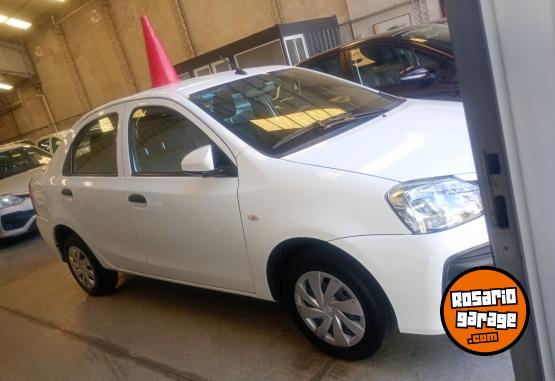 Autos - Toyota Etios 2023 Nafta 88000Km - En Venta