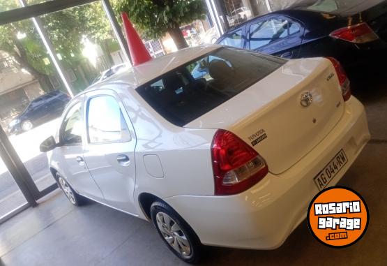 Autos - Toyota Etios 2023 Nafta 88000Km - En Venta