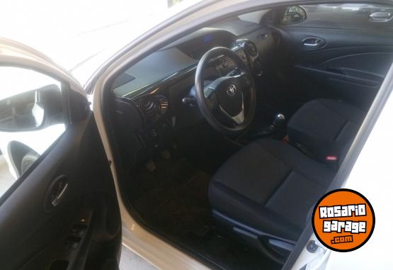 Autos - Toyota Etios 2023 Nafta 88000Km - En Venta