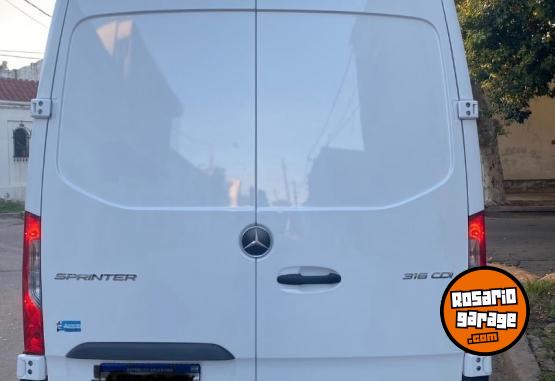 Utilitarios - Mercedes Benz Sprinter 2023 Diesel 17900Km - En Venta