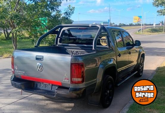 Camionetas - Volkswagen Amarok Dark Label. 2015 Diesel 180000Km - En Venta