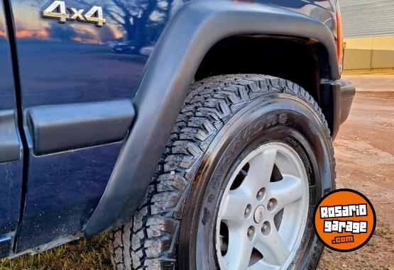 Camionetas - Jeep Cherokee sport 1997 GNC 297000Km - En Venta