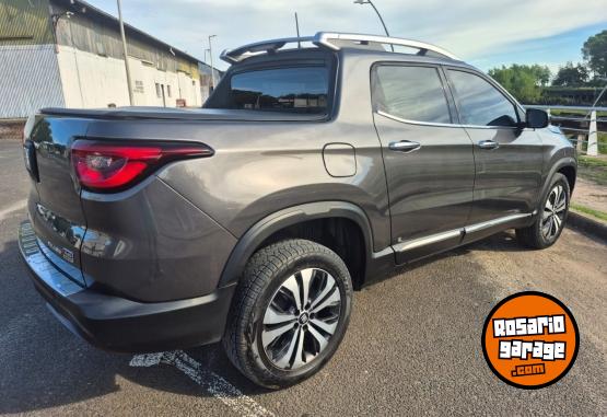 Camionetas - Fiat Toro Volcano 2.0TD - AT9 2025 Diesel 18000Km - En Venta