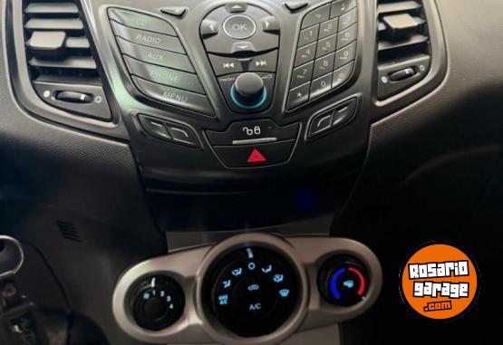 Autos - Ford Fiesta le s plus 2018 Nafta 118000Km - En Venta