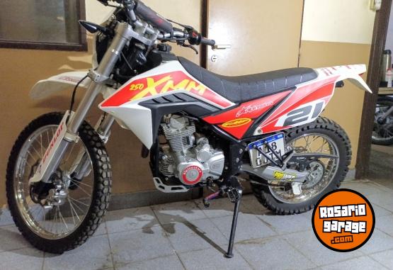 Motos - Motomel XMM250 2022 Nafta 1336Km - En Venta