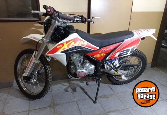 Motos - Motomel XMM250 2022 Nafta 1336Km - En Venta