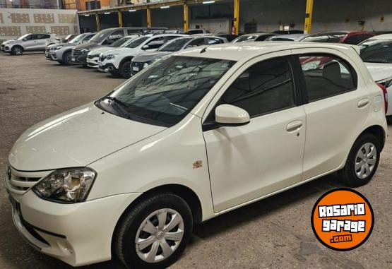Autos - Toyota Etios XS 2014 Nafta 58000Km - En Venta