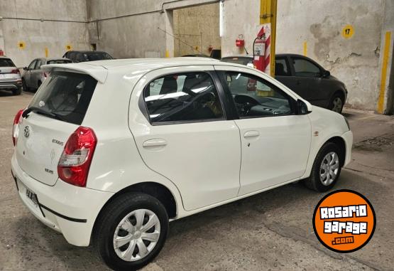 Autos - Toyota Etios XS 2014 Nafta 58000Km - En Venta